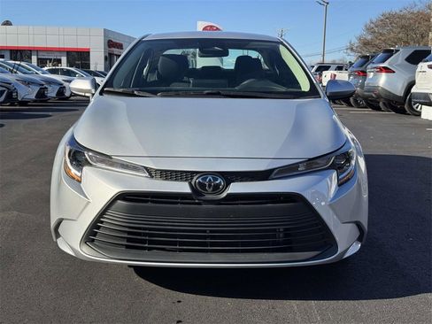 Used 2025 Toyota Corolla LE image 24