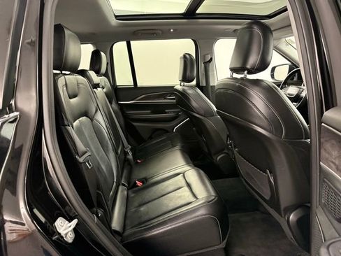 Used 2022 Jeep Grand Cherokee Limited image 13