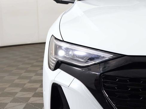 Used 2024 Audi Q8 e-tron Prestige w/ Prestige Package AWD/4WD image 18