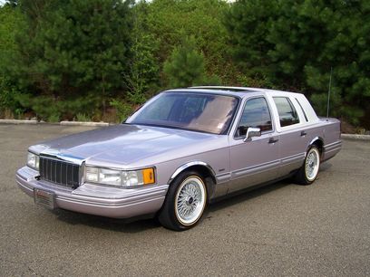 Used 1991 Lincoln Town Car Signature