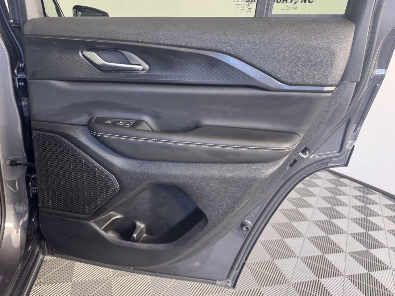 Used 2023 Jeep Grand Cherokee Altitude AWD/4WD image 26