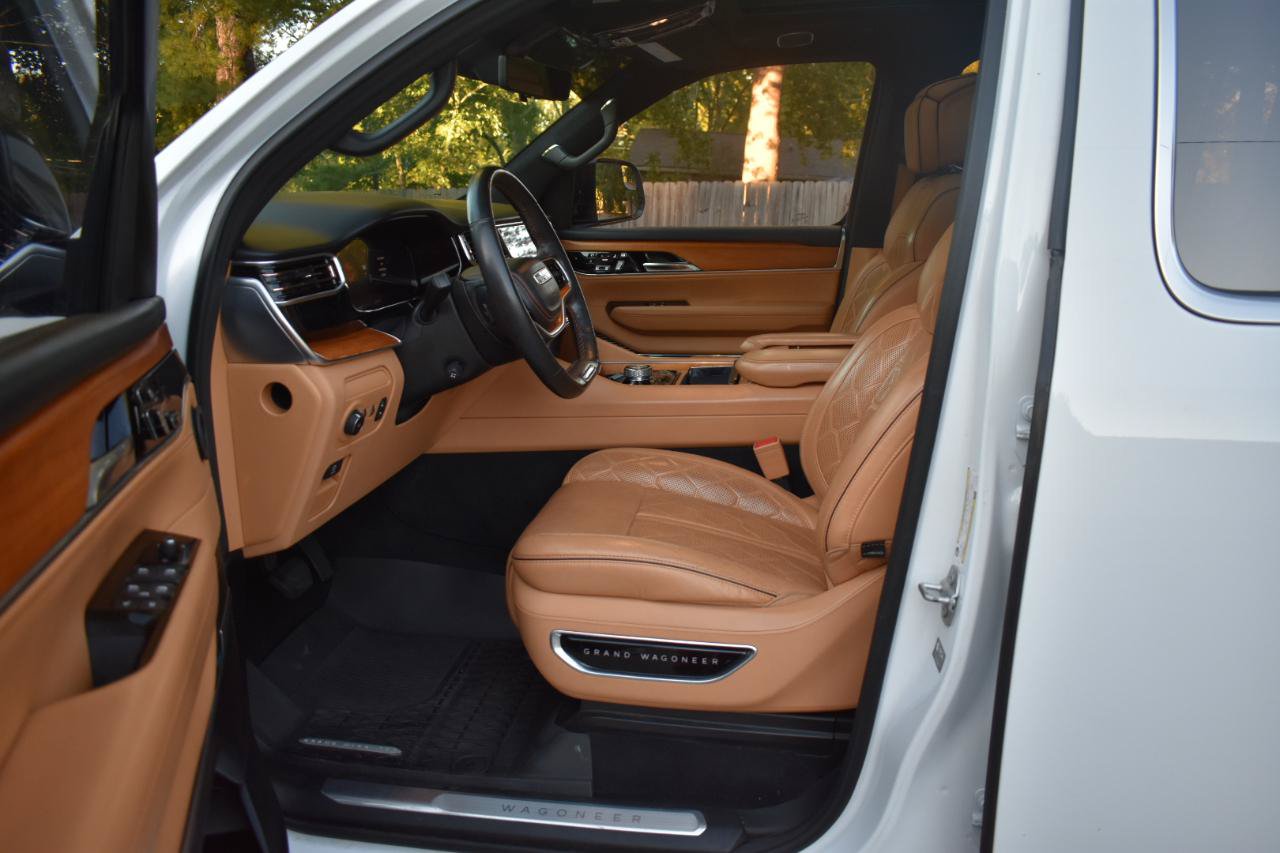Used 2023 Jeep Grand Wagoneer L Series III w/ Rear Seat Video Group 1 AWD/4WD image 13
