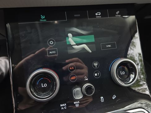 Used 2020 Land Rover Range Rover Evoque S image 19