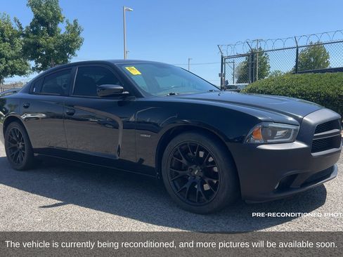 Used 2014 Dodge Charger R/T RWD image 3