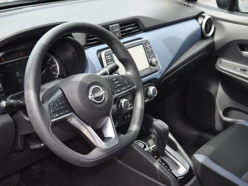 Used 2025 Nissan Versa SV image 7