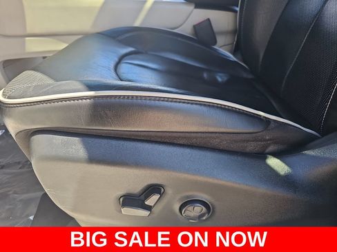 Used 2023 Chrysler Pacifica Limited FWD image 31