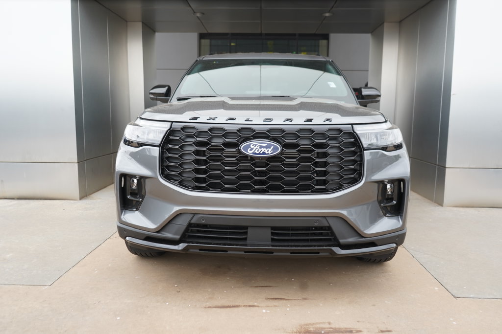New 2027 Ford Explorer ST-Line AWD/4WD image 4