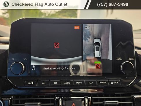 Used 2024 Nissan Pathfinder SL FWD image 32