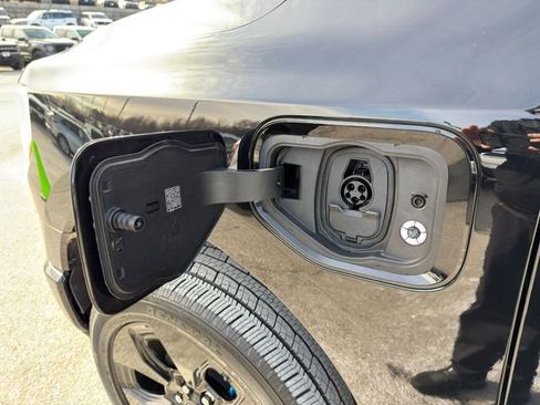 Used 2024 Ford F150 Lightning Platinum image 14