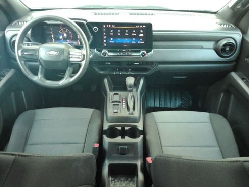 Used 2023 Chevrolet Colorado W/T RWD image 3