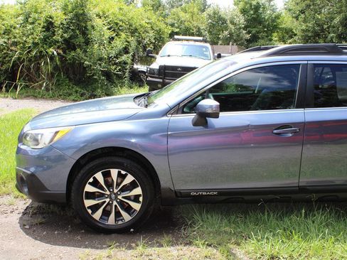 Used 2015 Subaru Outback 2.5i Limited image 11
