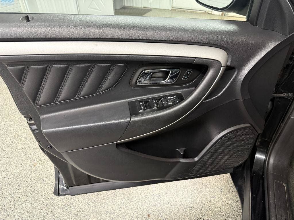 Used 2014 Ford Taurus SEL w/ Equipment Group 201A FWD image 21