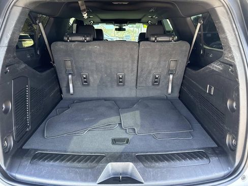 Used 2022 Chevrolet Suburban LT image 12