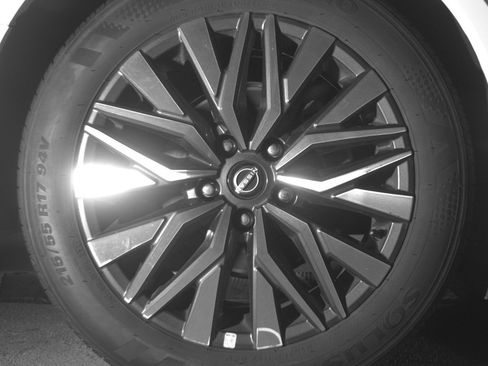 Used 2025 Nissan Altima 2.5 SV FWD image 15