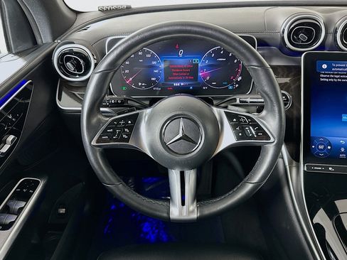 Used 2024 Mercedes-Benz GLC 300 image 5
