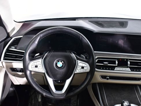 Used 2021 BMW X7 xDrive40i w/ Executive Package image 11