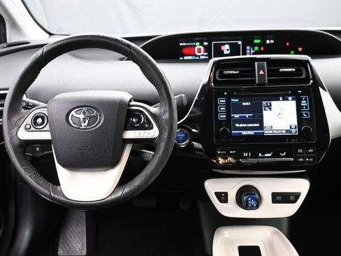 Used 2016 Toyota Prius Three Touring image 11
