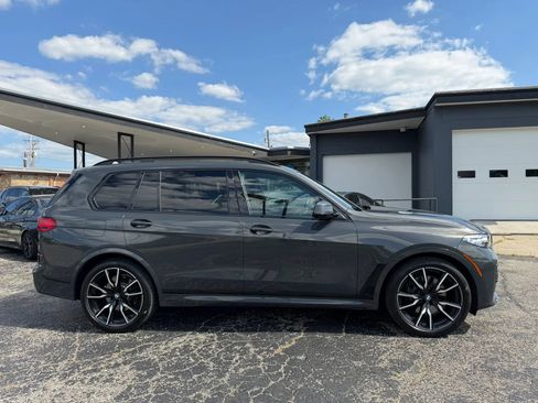 Used 2022 BMW X7 xDrive40i w/ M Sport Package AWD/4WD image 9