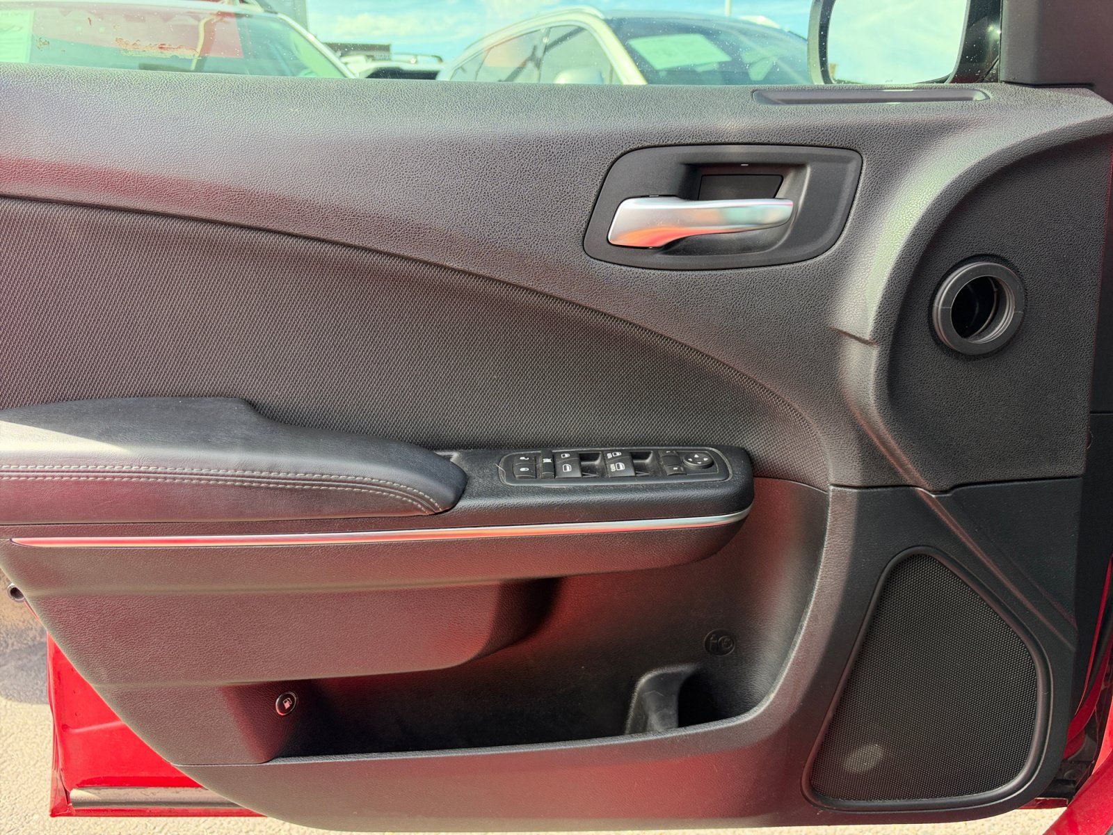 Used 2016 Dodge Charger SE RWD image 13