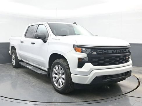 Used 2022 Chevrolet Silverado 1500 Custom RWD image 2