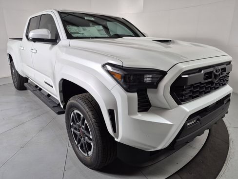 New 2026 Toyota Tacoma 4x4 Double Cab image 6