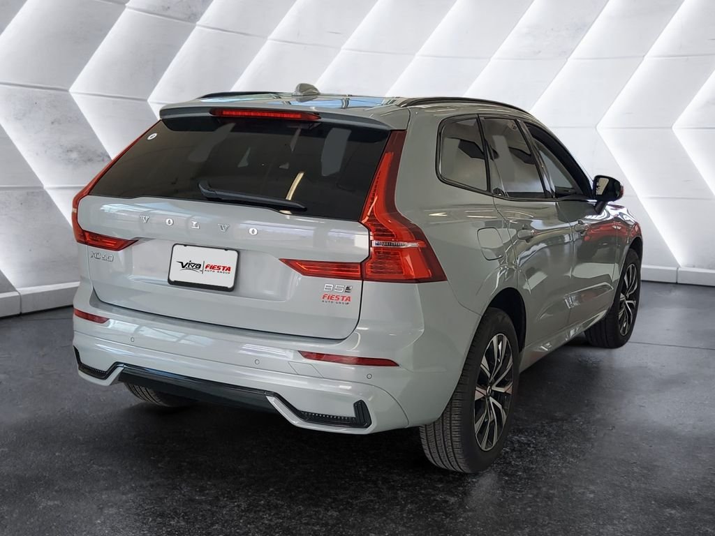 Used 2025 Volvo XC60 B5 Core w/ Climate Package AWD/4WD image 4