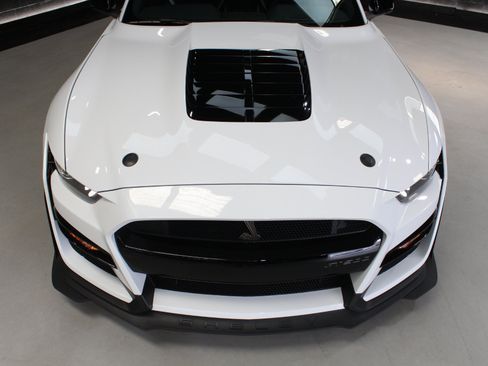 Used 2021 Ford Mustang Shelby GT500 w/ Carbon Fiber Track Pack RWD image 10