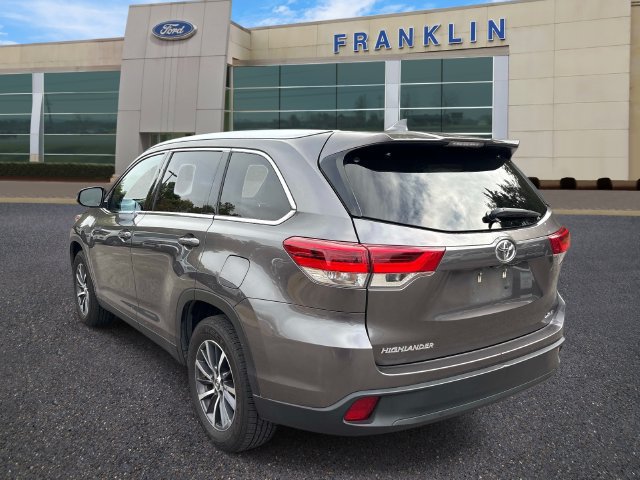Used 2019 Toyota Highlander XLE FWD image 5