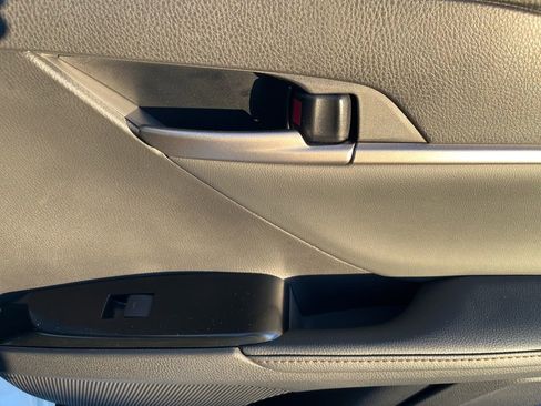 Used 2025 Toyota Camry XLE image 55