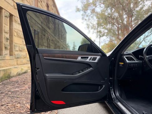 Used 2015 Hyundai Genesis 3.8 w/ Option Group 04 image 14