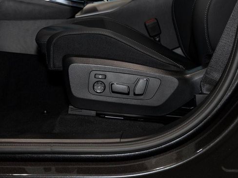 Used 2025 BMW X3 xDrive30i w/ Premium Package image 16