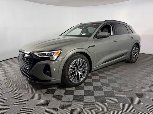 Used 2024 Audi Q8 e-tron Premium Plus w/ Premium Plus Package AWD/4WD image 3