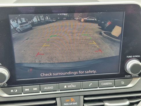 Used 2024 Nissan Altima 2.5 SV image 16