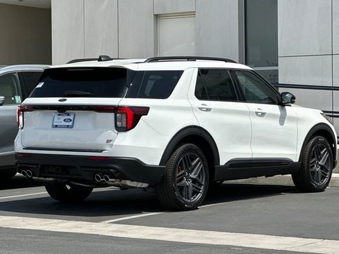 New 2026 Ford Explorer ST RWD image 3