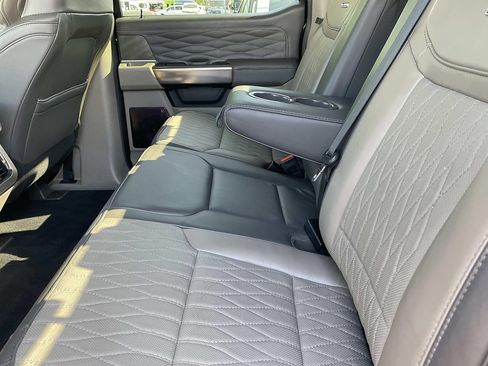 Certified 2025 Ford F250 Platinum w/ Platinum Plus Package AWD/4WD image 40