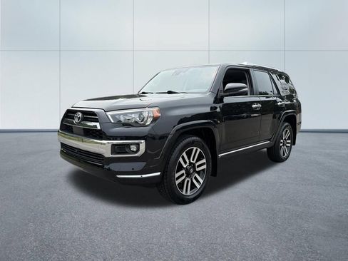 Used 2024 Toyota 4Runner Limited AWD/4WD image 2