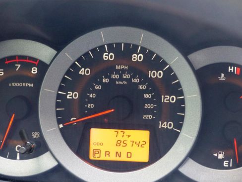 Used 2011 Toyota RAV4 2WD w/ Base L4 Extra Value Pkg image 23