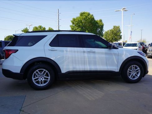 New 2026 Ford Explorer Active w/ Active Comfort Package RWD image 10