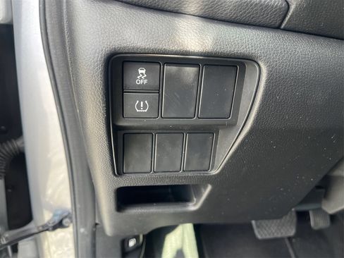 Used 2017 Honda CR-V LX image 18