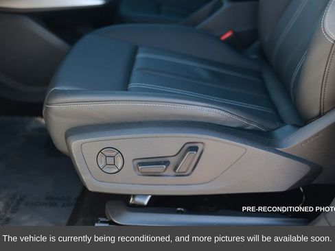 Used 2024 Audi Q4 e-tron Premium Plus w/ Premium Plus image 18