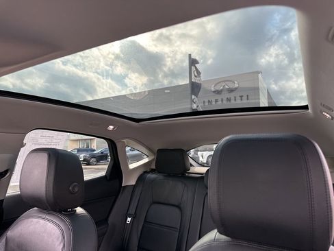 Used 2018 Jaguar E-PACE S image 8