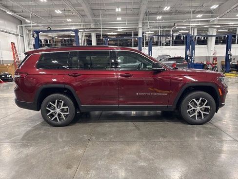 New 2025 Jeep Grand Cherokee L Limited w/ Trailer Tow Package image 3