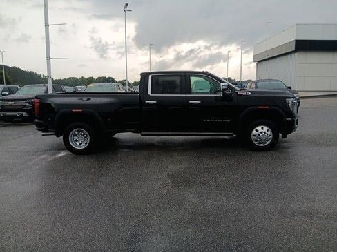 New 2026 GMC Sierra 3500 Denali w/ Denali Reserve Package AWD/4WD image 5