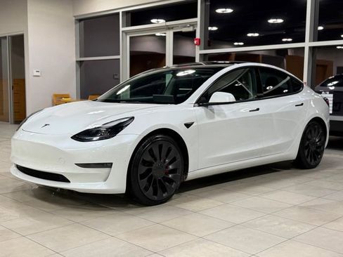 Used 2022 Tesla Model 3 Performance image 4