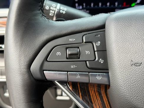 Used 2024 Cadillac Escalade ESV Premium Luxury AWD/4WD image 26