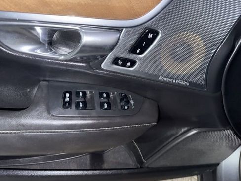 Used 2017 Volvo S90 T6 Inscription w/ Vision Package image 27