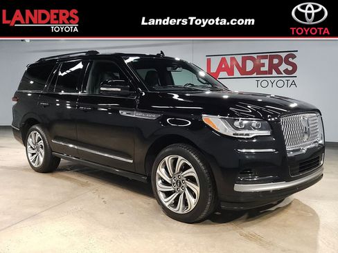 Used 2024 Lincoln Navigator Reserve image 1