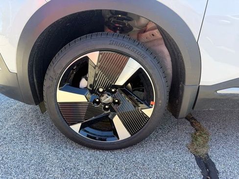 New 2026 Nissan Kicks SR w/ SR Premium Package image 14