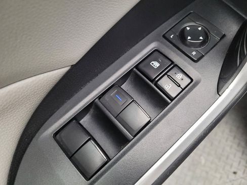 Used 2021 Toyota RAV4 XLE FWD image 27