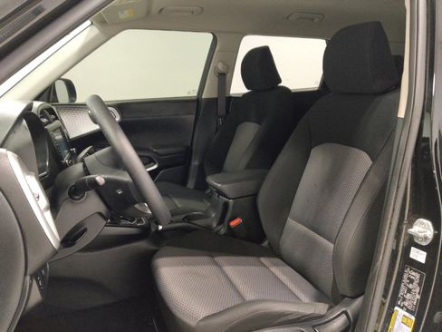 Used 2021 Kia Soul LX image 17